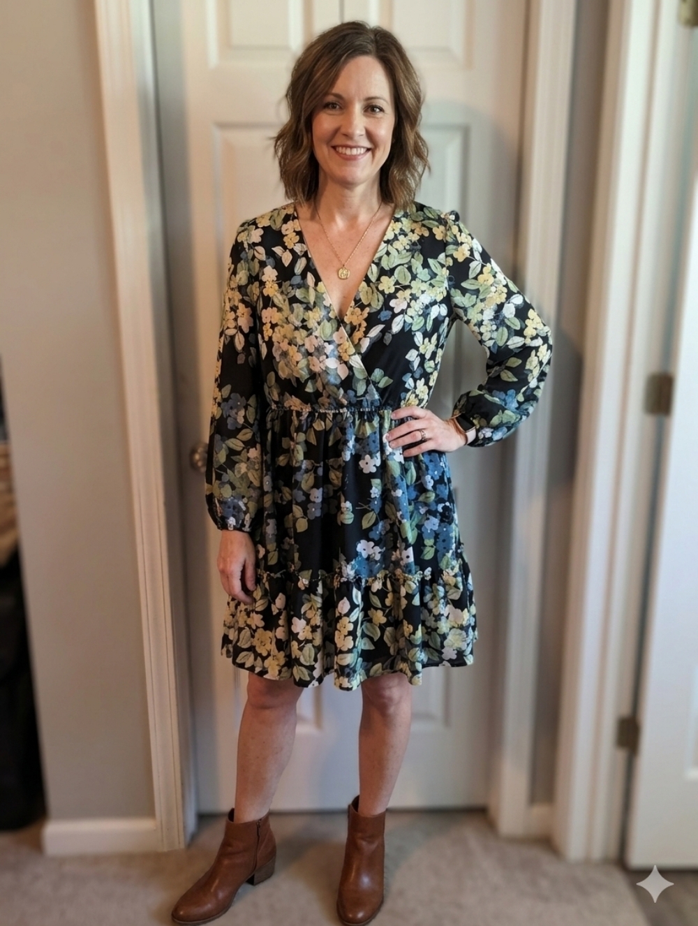 Melonie T Floral V-Neck Faux Wrap Dress Size 14 Long Sleeve Tiered Skirt Mini